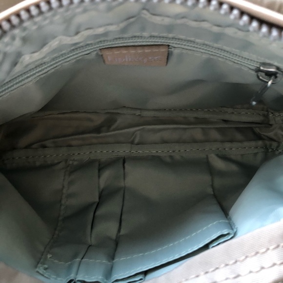 Kipling crossbody bag👜 in taupe - Picture 4 of 8